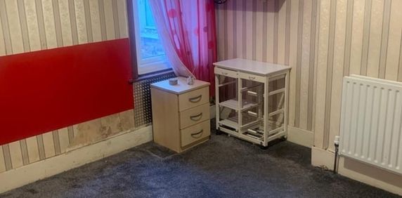 3 Bed Terraced House, Katherine Road, E7 - Photo 2