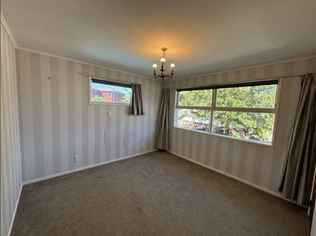 Cool down this summer in your own backyard pool - Photo 5