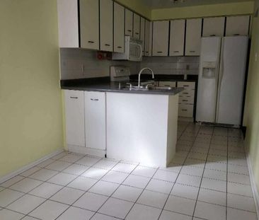 For Lease - 47 Newmill Crescent Unit# Main, Richmond Hill, Ontario - Photo 3