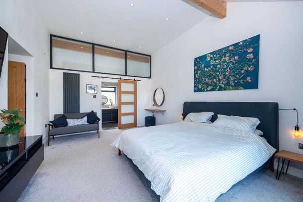 4 bedroom bungalow to rent - Photo 1