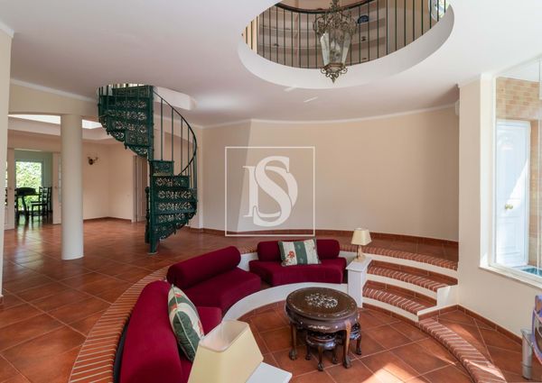 Moradia T8 em Setúbal