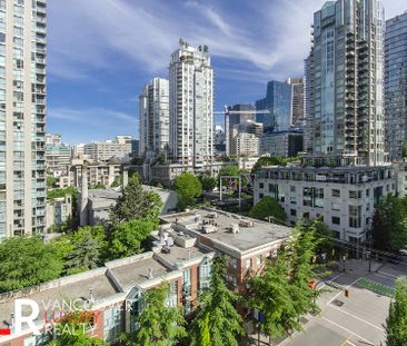 Condo in Downtown Vancouver, BC - Photo 2