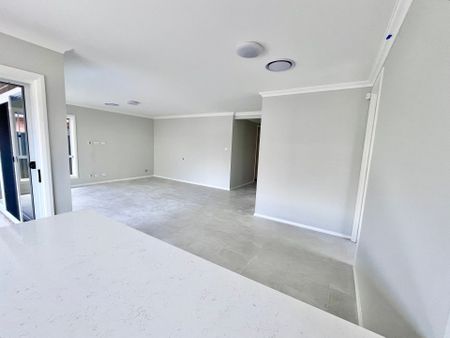 Brand New in Prime Location&excl; - Photo 5