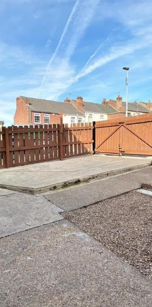 High Street - Photo 1