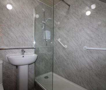 2 bedroom flat to rent - Photo 4