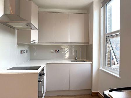 Utilities & Wi-fi included - 3 mins walk Elizabeth Line, The Avenue, London, W13 8JR - Photo 5