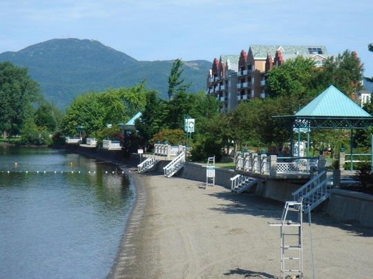 Rue Principale O., J1X 3B8, Magog - Photo 1