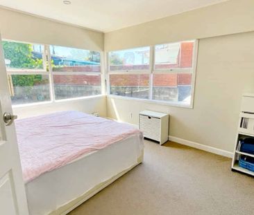 Spacious Family Home in a Convenient Location - Photo 2
