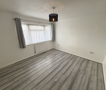 Heighams, Harlow - Photo 3