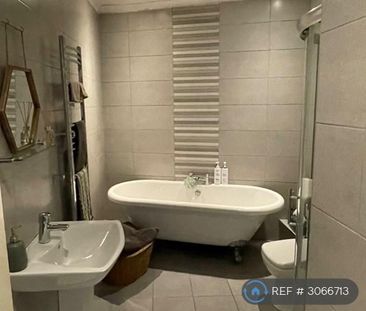 3 bedroom terraced house to rent - Photo 5