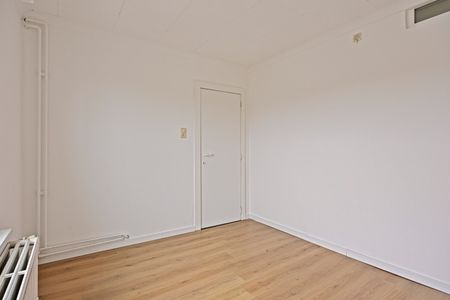 Appartement met één slaapkamer, terras en inpandige garage te Rekem te huur. - Foto 2