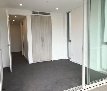 Luxury One-Bedroom + Study with Skyline Views & Resort-Style Facili... - Photo 2