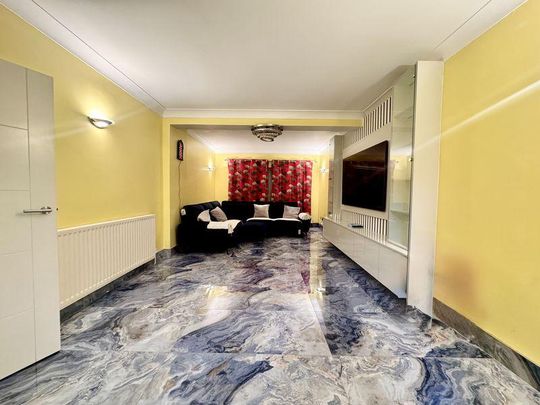 5 bedroom detached house to rent - Photo 1