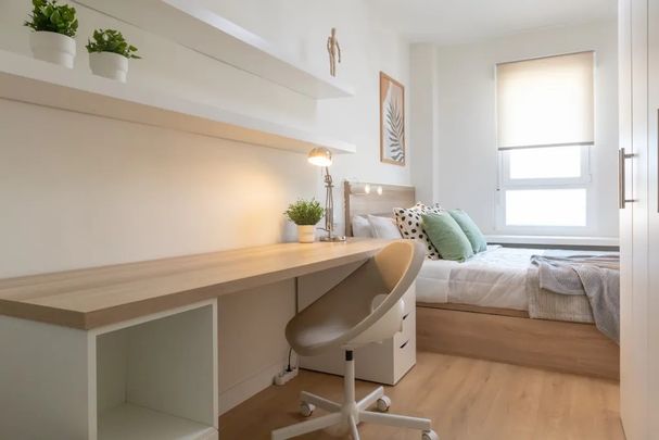 Avenida del Cardenal Herrera Oria, Madrid, Community of Madrid 28034 - Photo 1