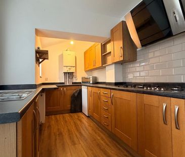 1 bedroom Flat To Let - Photo 4