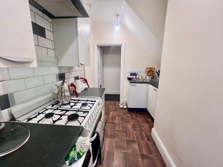 Holdenhurst Road, BH8 8AX, Bournemouth - Photo 4