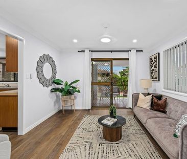 Stylish, Family Home in Wishart & Mansfield School Catchments - Photo 1