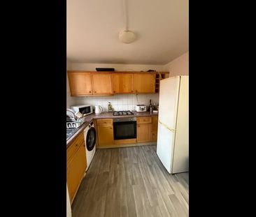 Room in a Shared Flat, Chesterfield Court, NW11 - Photo 6