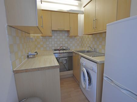 1 Bedroom Flat - Photo 4