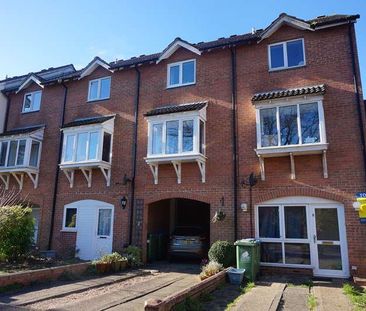 Berkeley Close, SO15 - Photo 1