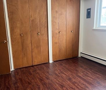 1 BED/1 BATH - 602 HOPKINS ST - Available DEC 15TH *December Rent S... - Photo 2