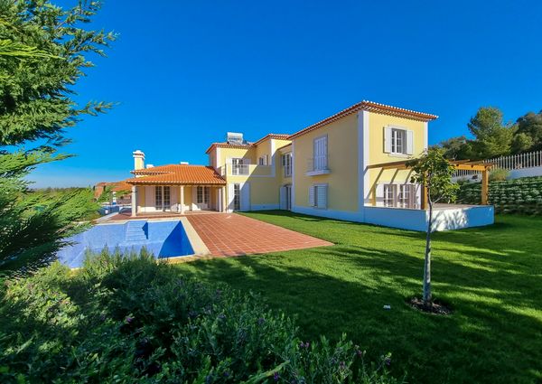 Beautiful 4 bedroom villa in the heart of the historic centre of Sintra