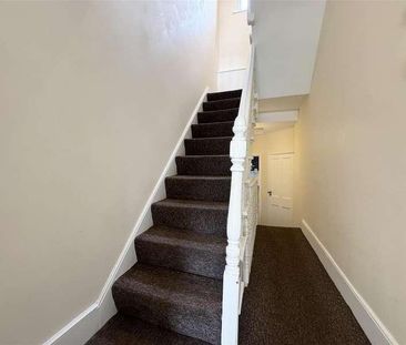 The Green, London, N21 - Photo 4