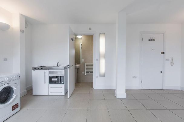 Ground floor flat to rent - Photo 1