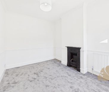3 bedroom end of terrace house to rent - Photo 5