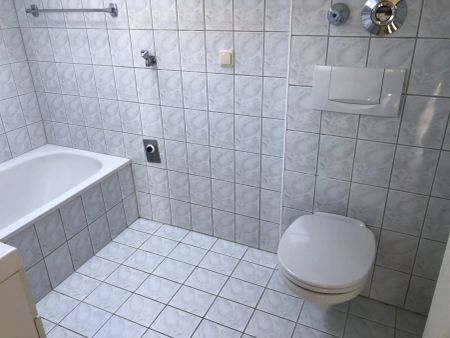 Bestens aufgeteilte Kleinwohnung mit Küche in ruhiger Wohnlage in Obernberg - Photo 4