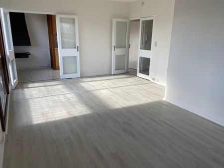 Appartement 43.61 m² - 1 pièce - Fontenay-Le-Fleury (78330) - Photo 5