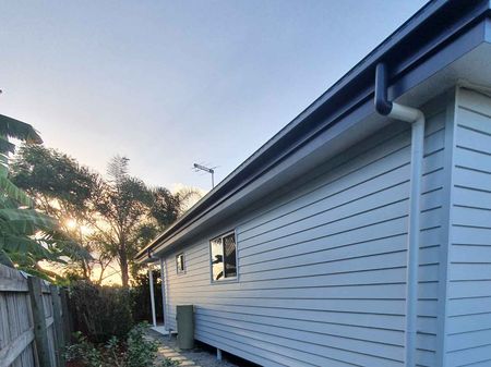 CABOOLTURE - CLOSE & CONVENIENT - Photo 2