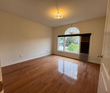 For Lease - 18 Oak Avenue, Richmond Hill, Ontario - Photo 1