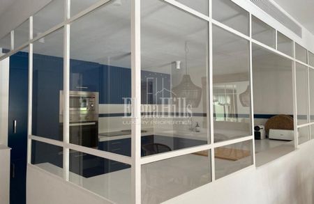 Apartment on the beachfront with jacuzzi in a luxury residential in Mascarat, Altea, Alicante - Photo 4