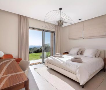 Maison à louer Tourrettes Sur Loup, Cote d'Azur, France8 000 EUR / ... - Photo 1