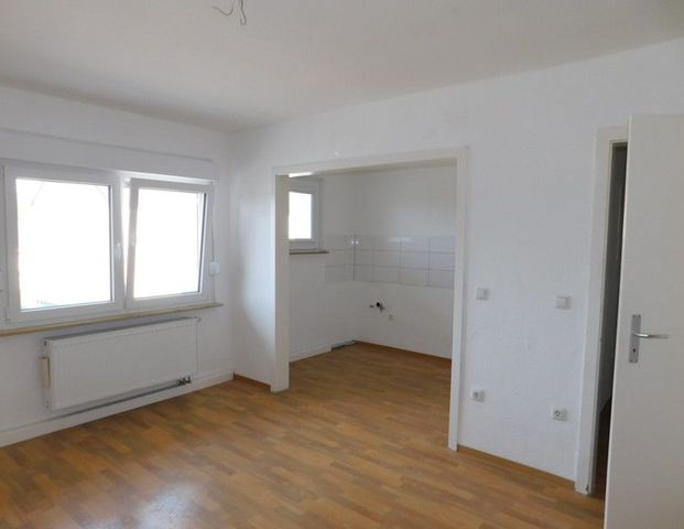 Überruhr-Holthausen: 2-Zi.-Whg. mit offener Küche und großem Balkon, nach Absprache mit EBK - Photo 1