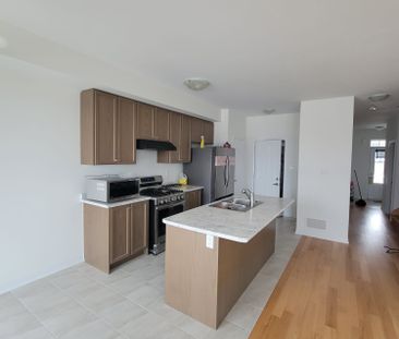 For Lease - 111 Brighton Lane, Thorold, Ontario - Photo 4