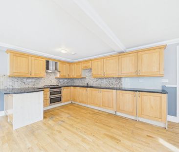 Hatch Lane, Windsor, Berkshire,SL4 - Photo 3