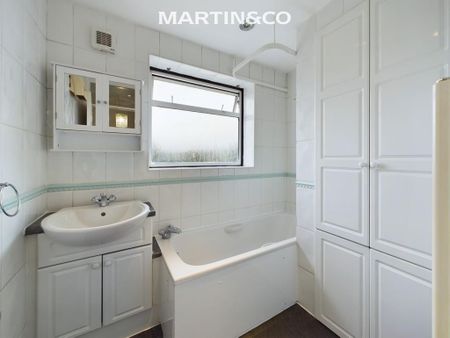 3 bedroom semi-detached house to rent - Photo 3