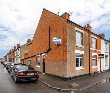 ✨ Fresh, Friendly & Fully Loaded! A Top-Tier Houseshare in Nuneaton - Photo 3