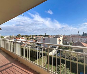 Appartement type 3 pièces - SAINT LAURENT DU VAR - Photo 2