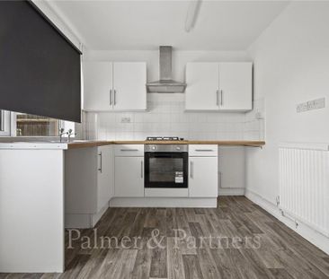 3 bedroom end of terrace house to rent - Photo 1