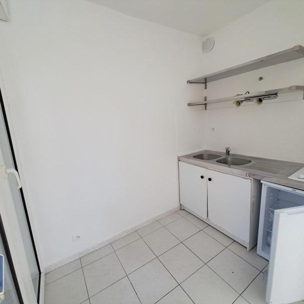 Location Appartement 1 pièce 25m² AIX EN PROVENCE 90ème - Photo 1