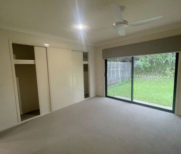 Stones throw to Coomera River - Photo 3