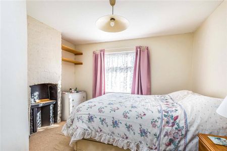 2 bedroom semi-detached house to rent - Photo 4