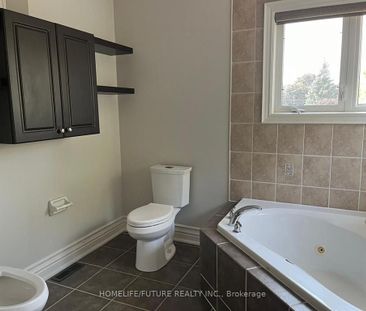 For Lease - 253 Harold Avenue, Whitchurch-Stouffville, Ontario - Photo 4