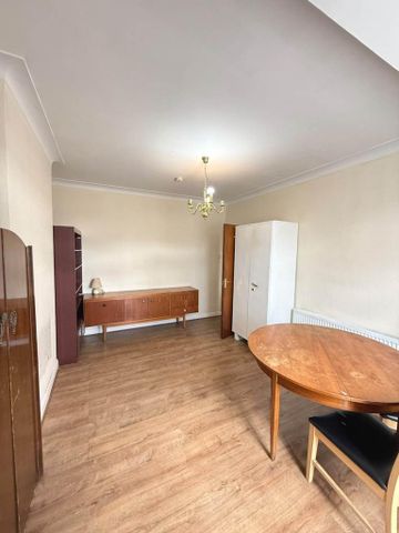 4 bedroom semi-detached house to rent - Photo 2