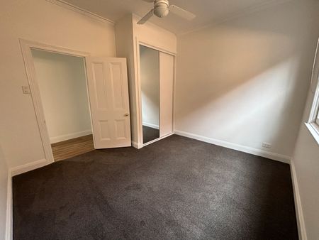 Newly Renovated 3-Bedroom Home - Photo 4