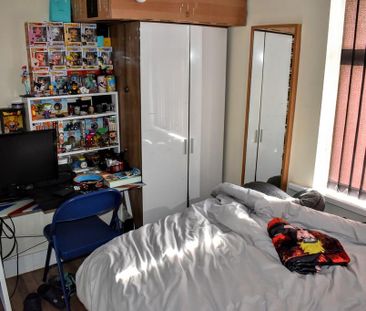 6 bedroom semi-detached house to rent - Photo 3