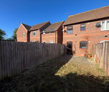 2 bedroom terraced house to rent - Photo 4